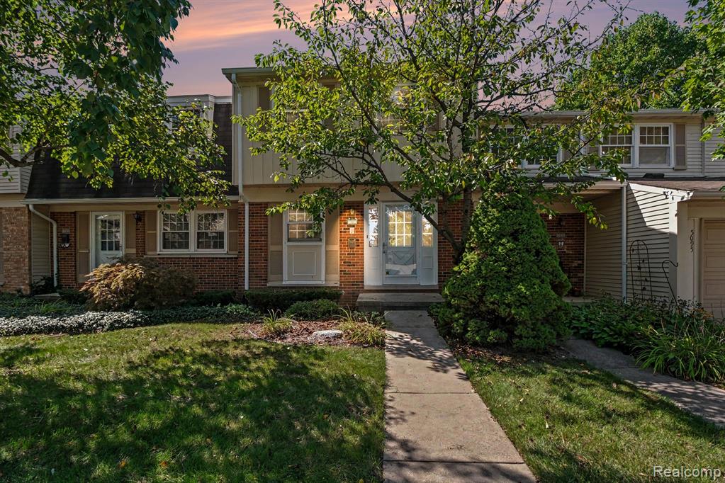 5093 Buckingham, Troy, MI 48098