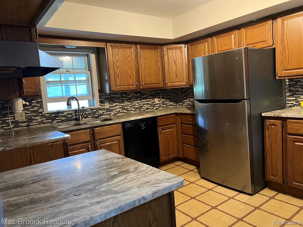 1474 S Van Vleet Road, Swartz Creek, MI 48473 — Photo 9