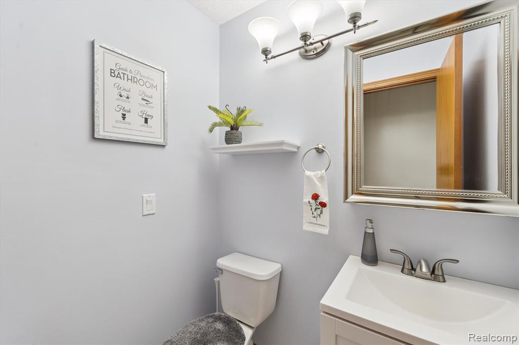 13399 Jennifer Drive, Perry, MI 48872 — Photo 14
