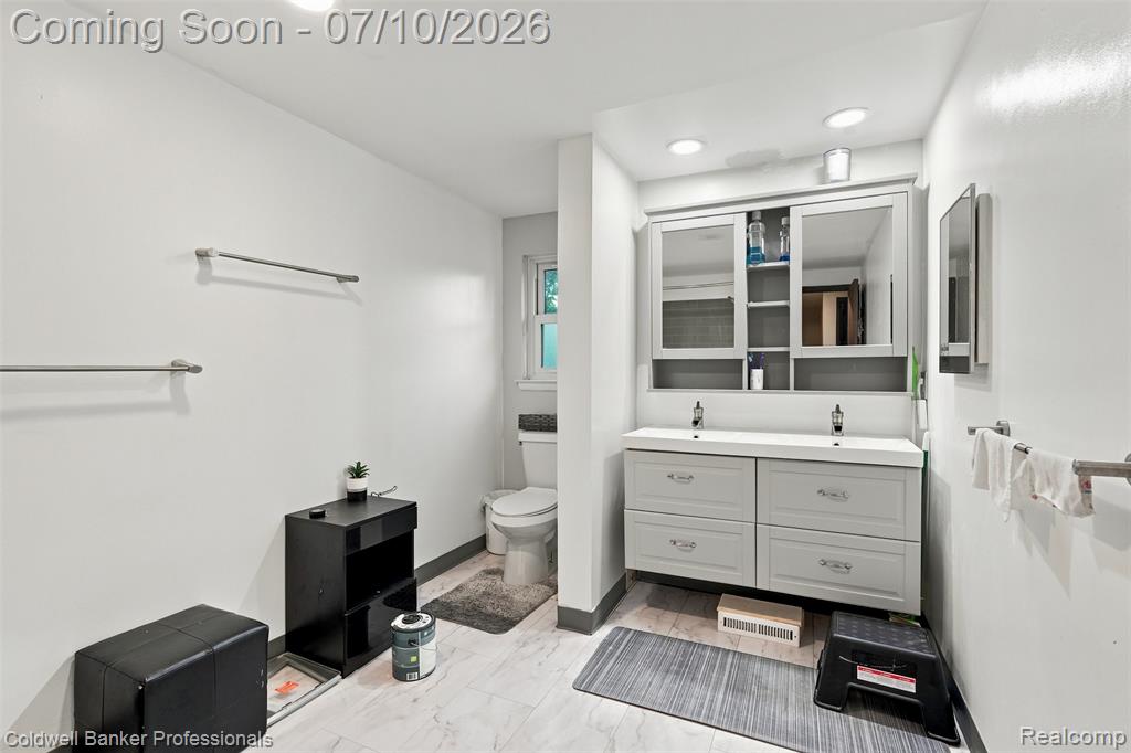 23821 Manistee Street, Oak Park, MI 48237 — Photo 23