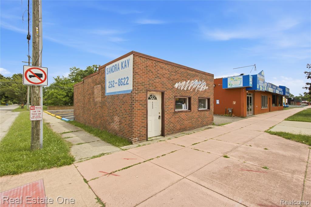 4809 S Beech Daly Street, Dearborn Heights, MI 48125 — Photo 8