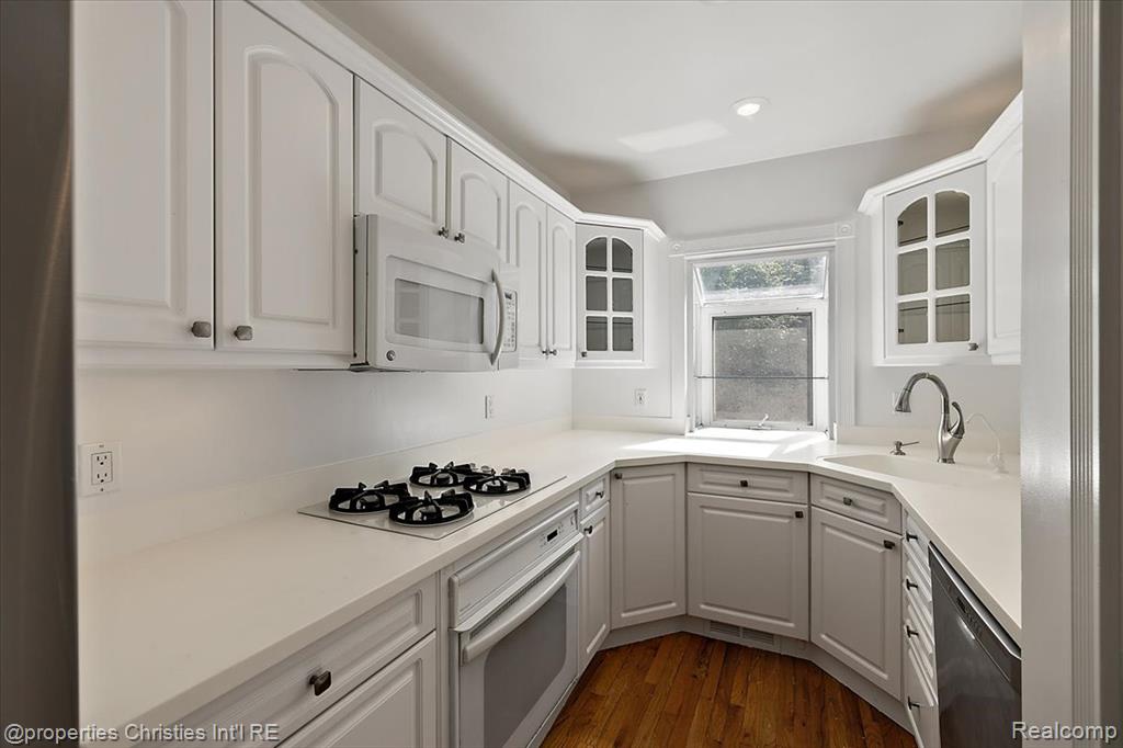 524 Oakland Avenue, Birmingham, MI 48009 — Photo 17