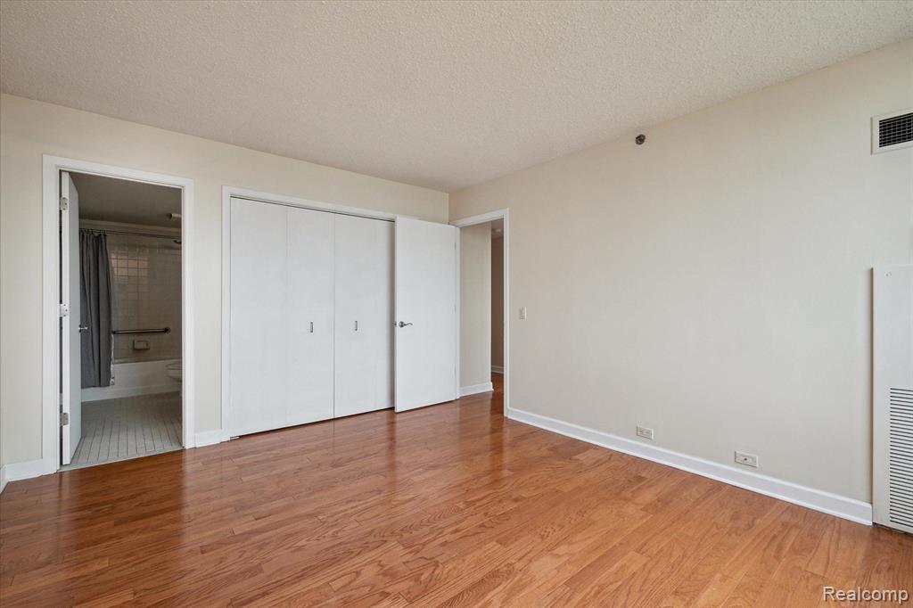 3320 SPINNAKER Lane, 74-14C, Detroit, MI 48207 — Photo 27