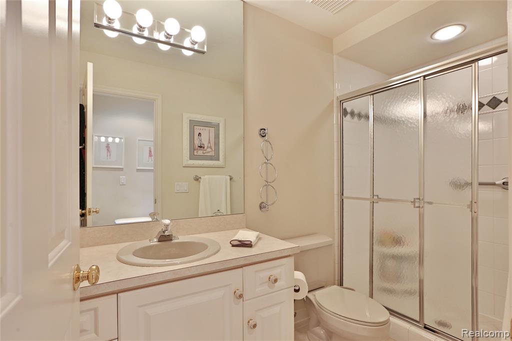 5826 Murfield Drive, Rochester, MI 48306 — Photo 41