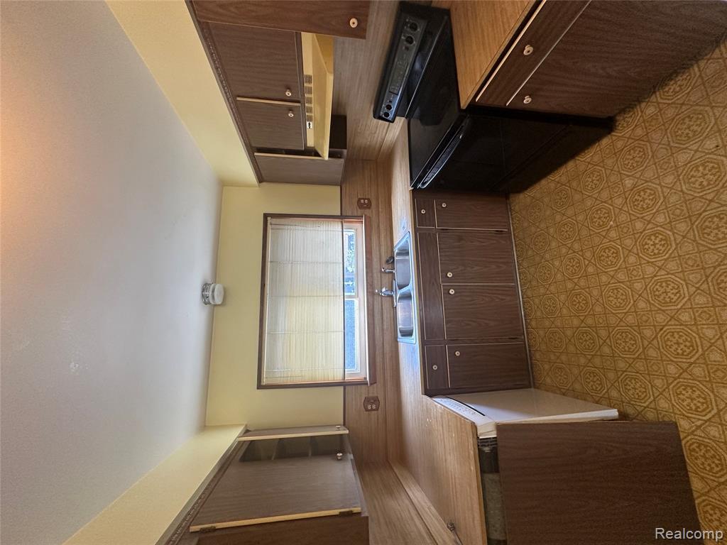 1111 Langley Boulevard, Commerce Twp, MI — Photo 3