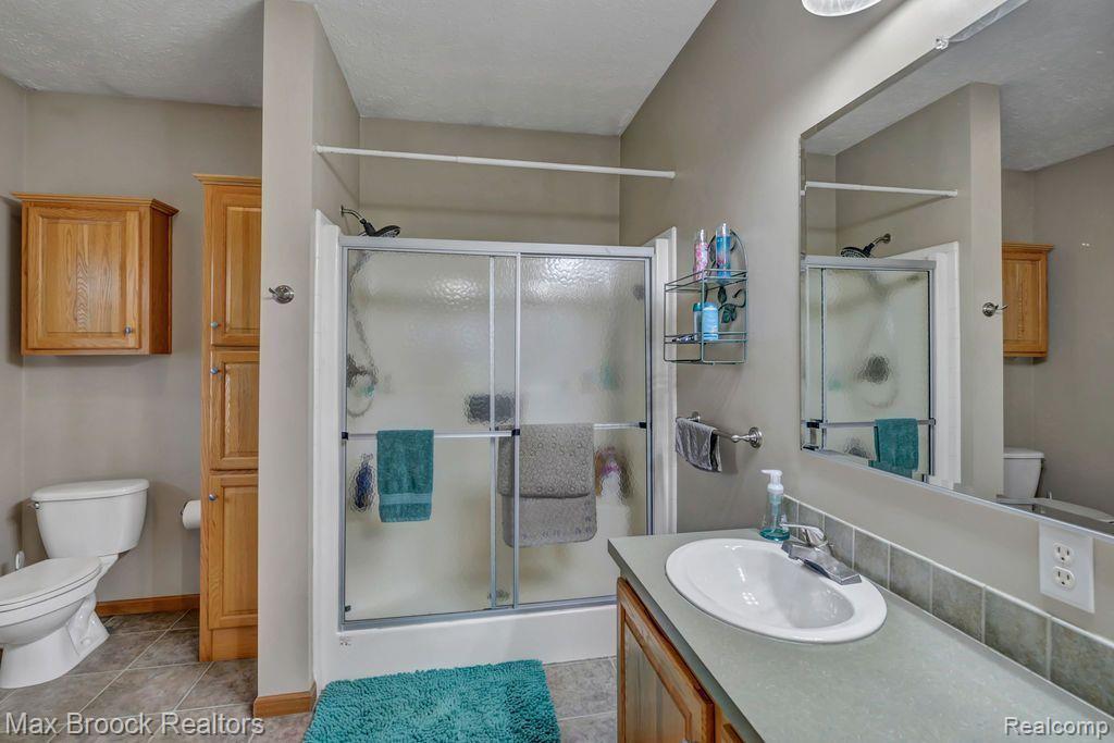 8661 TURNER Road, Imlay City, MI 48444 — Photo 24
