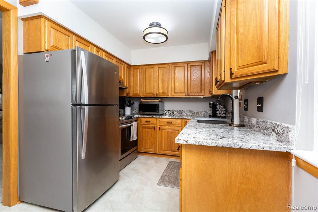 911 MAYFIELD Drive, Royal Oak, MI 48067 — Photo 19