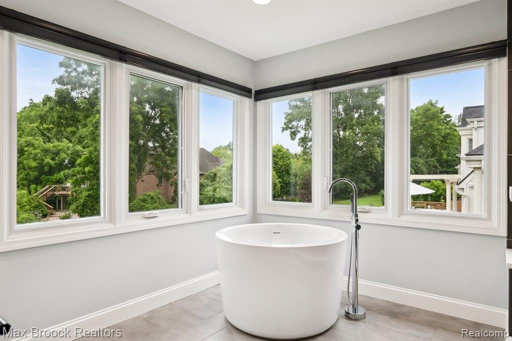 6722 Torybrooke Circle, West Bloomfield, MI 48323 — Photo 41