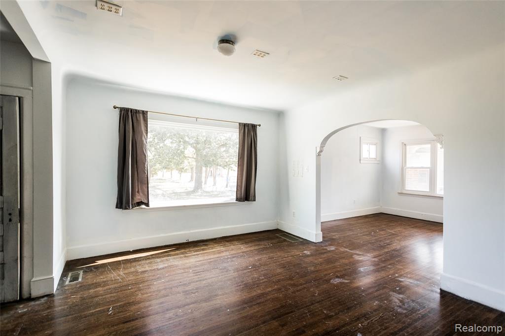 2221 Carpenter Street, Detroit, MI 48212 — Photo 6