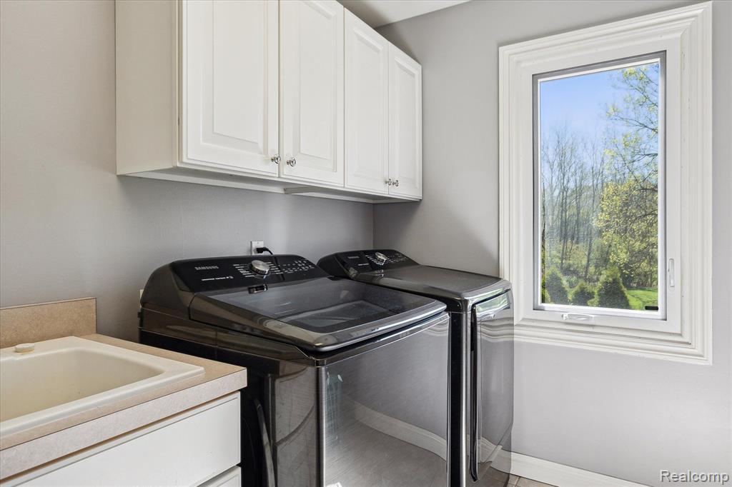 8504 Riverwalk Drive, Fenton, MI 48430 — Photo 44