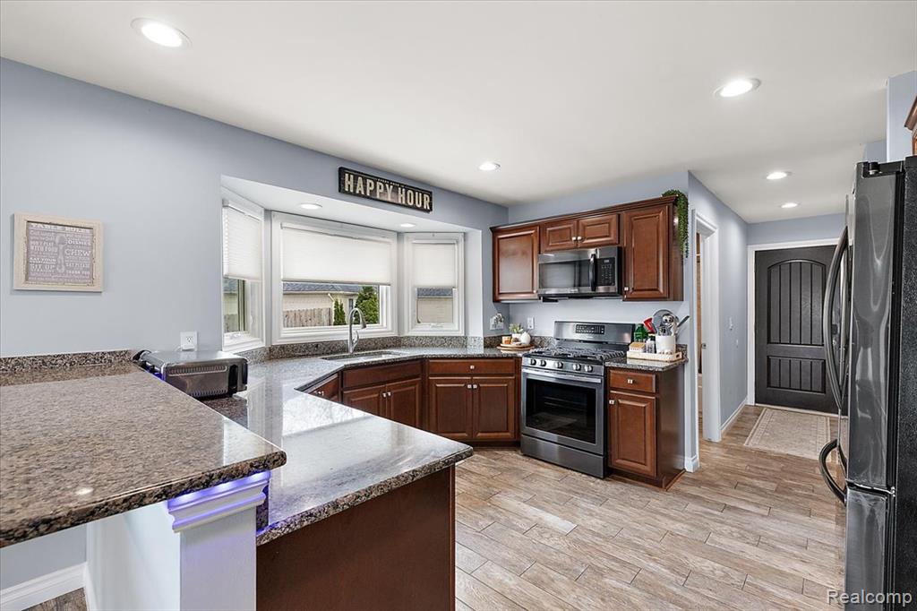 35526 Brooke Circle, New Baltimore, MI 48047 — Photo 11