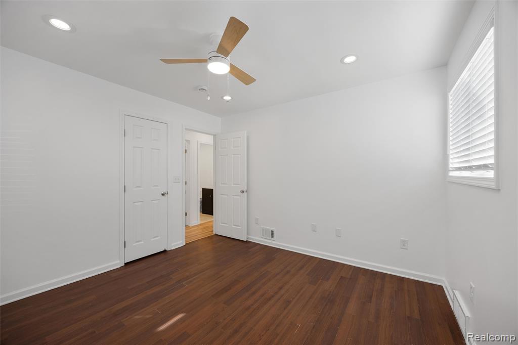 623 E Brockton Avenue, Madison Heights, MI 48071 — Photo 11
