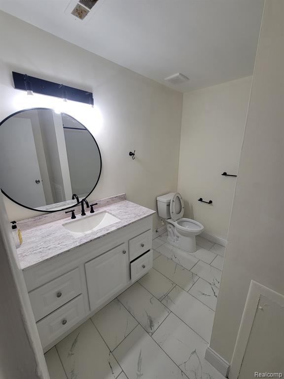 7414 MANOR Circle, Westland, MI — Photo 9