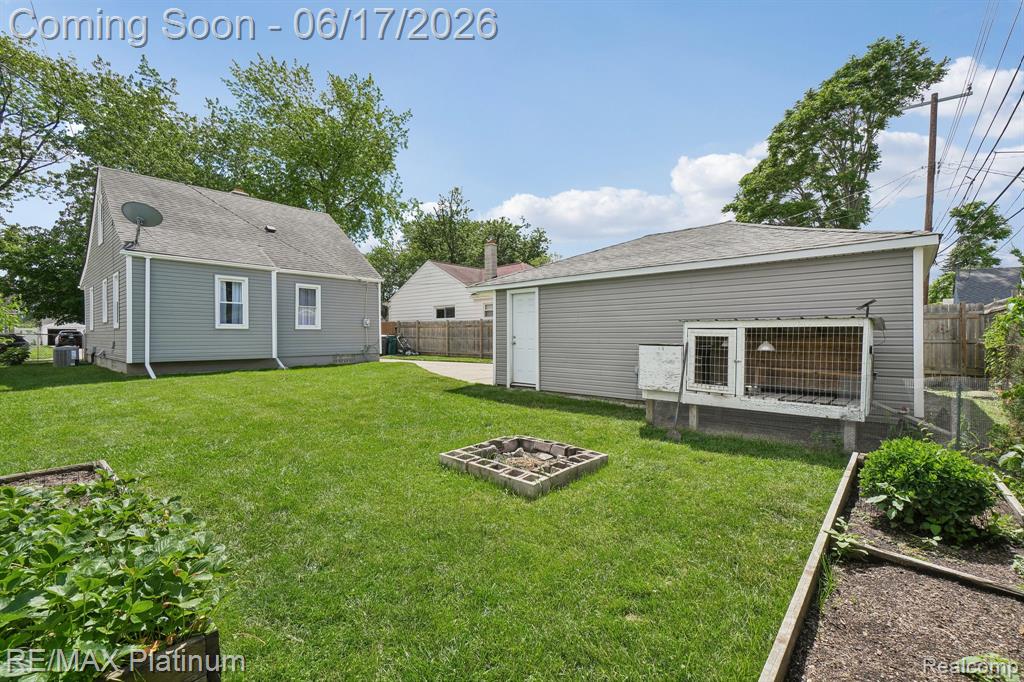 56 Charlevoix Street, Clawson, MI — Photo 23