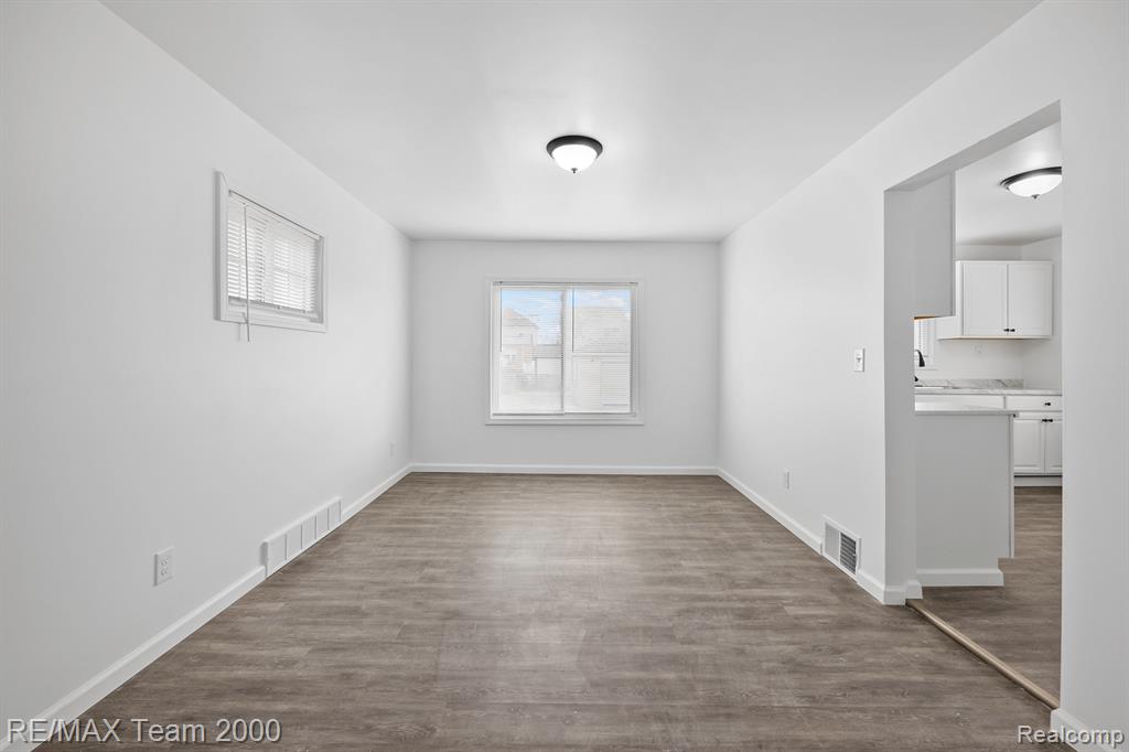 6446 CALHOUN Street, Dearborn, MI 48126 — Photo 5