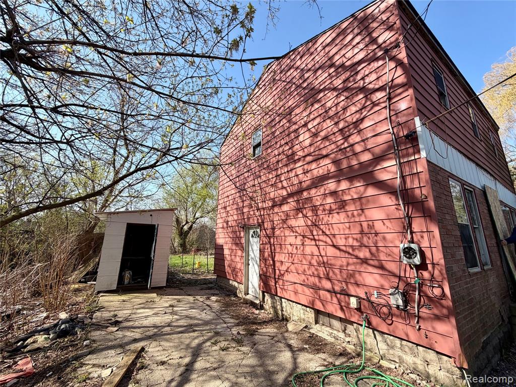 3233 W Home Avenue, Flint, MI 48504 — Photo 3