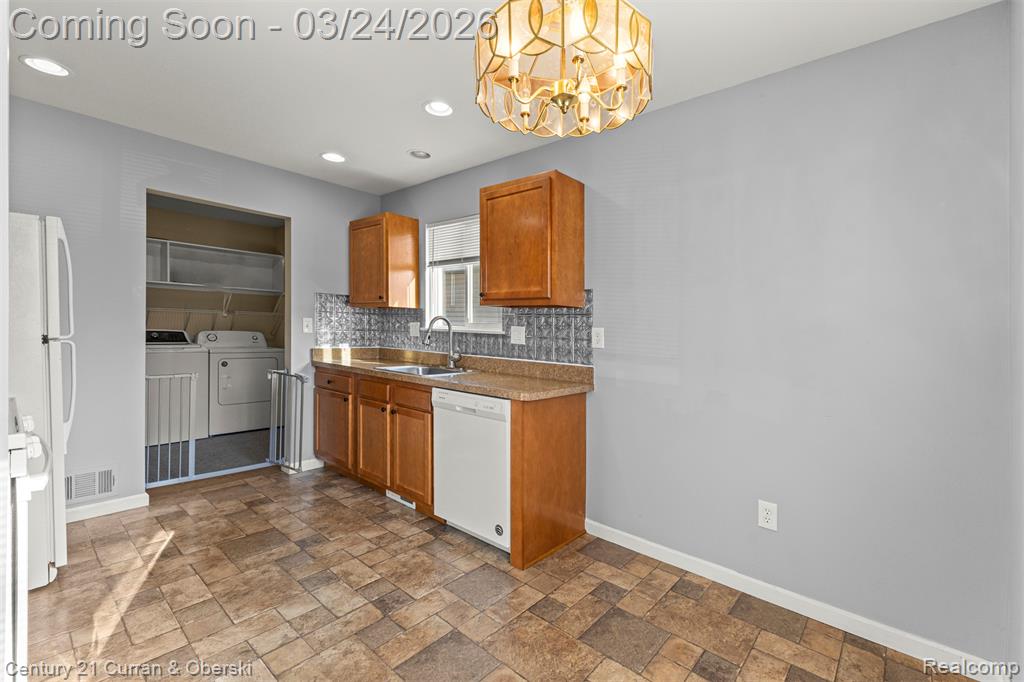 9449 Sylvia, Taylor, MI 48180 — Photo 10