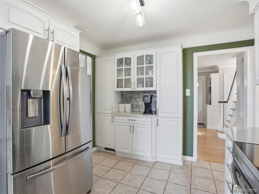 2073 Lochmoor Boulevard, Grosse Pointe Woods, MI 48236 — Photo 16