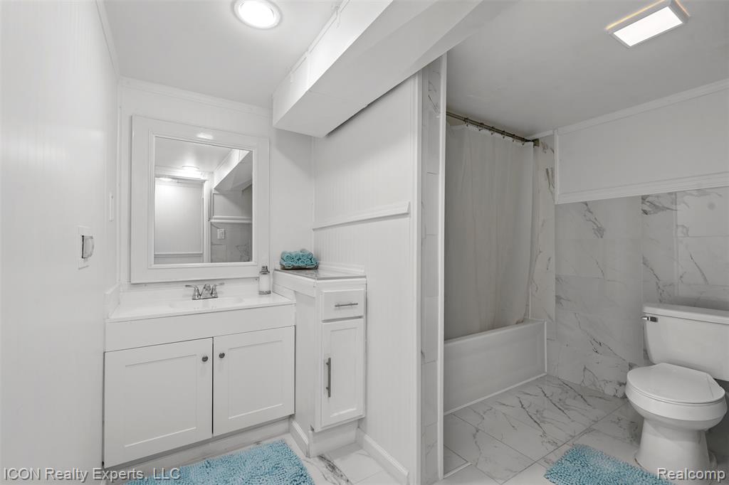42153 Mac Rae Drive, Sterling Heights, MI 48313 — Photo 30