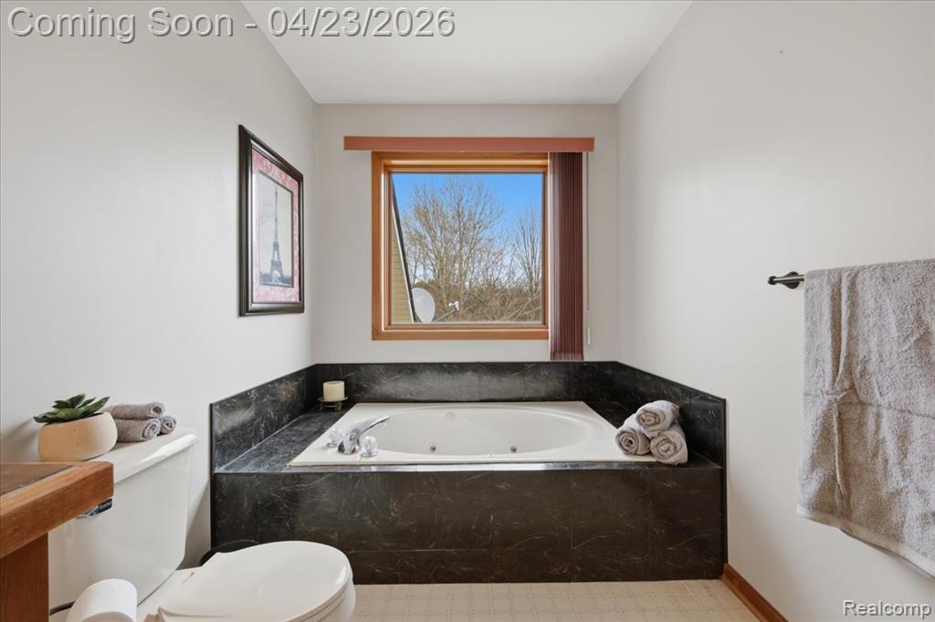 2309 Wood Creek Court, Burton, MI 48519 — Photo 29