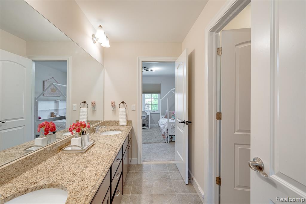 47576 VALENCIA Circle, Novi, MI — Photo 65