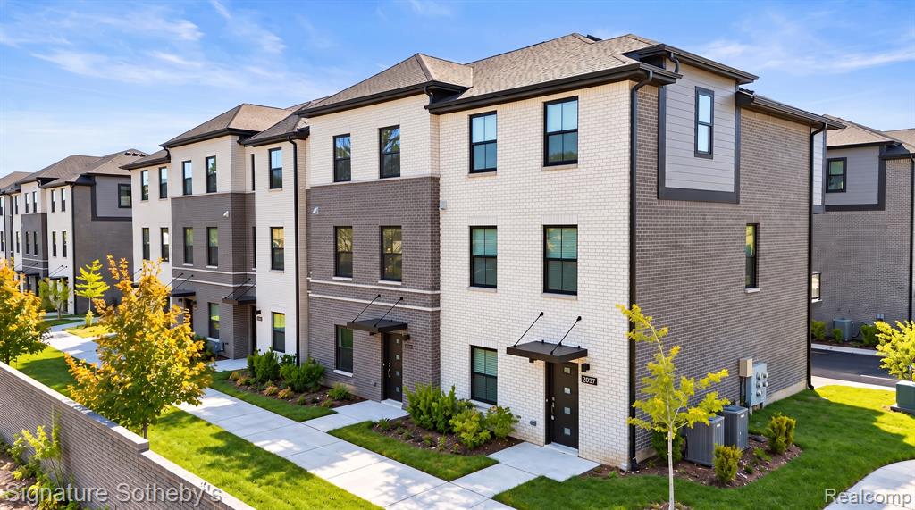 2837 Summers Place, Troy, MI 48084