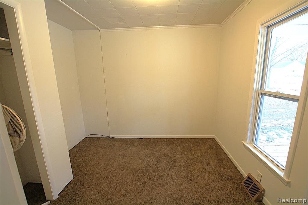 703 Queen Street, Owosso, MI 48867 — Photo 16
