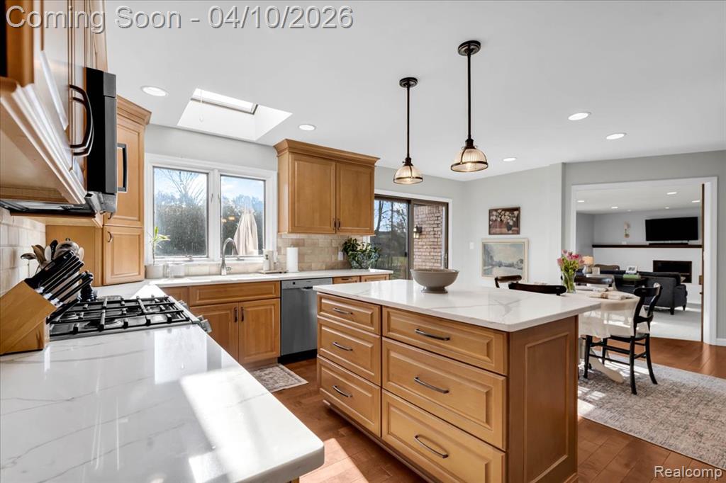 16516 Dundalk Lane, Northville, MI 48168 — Photo 9