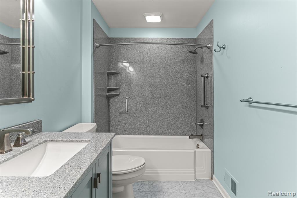 47553 TEN POINT Drive, Canton, MI 48187 — Photo 24