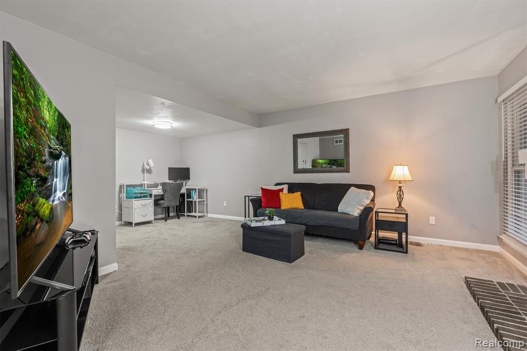 21392 E Glen Haven Circle, Novi, MI 48167 — Photo 7