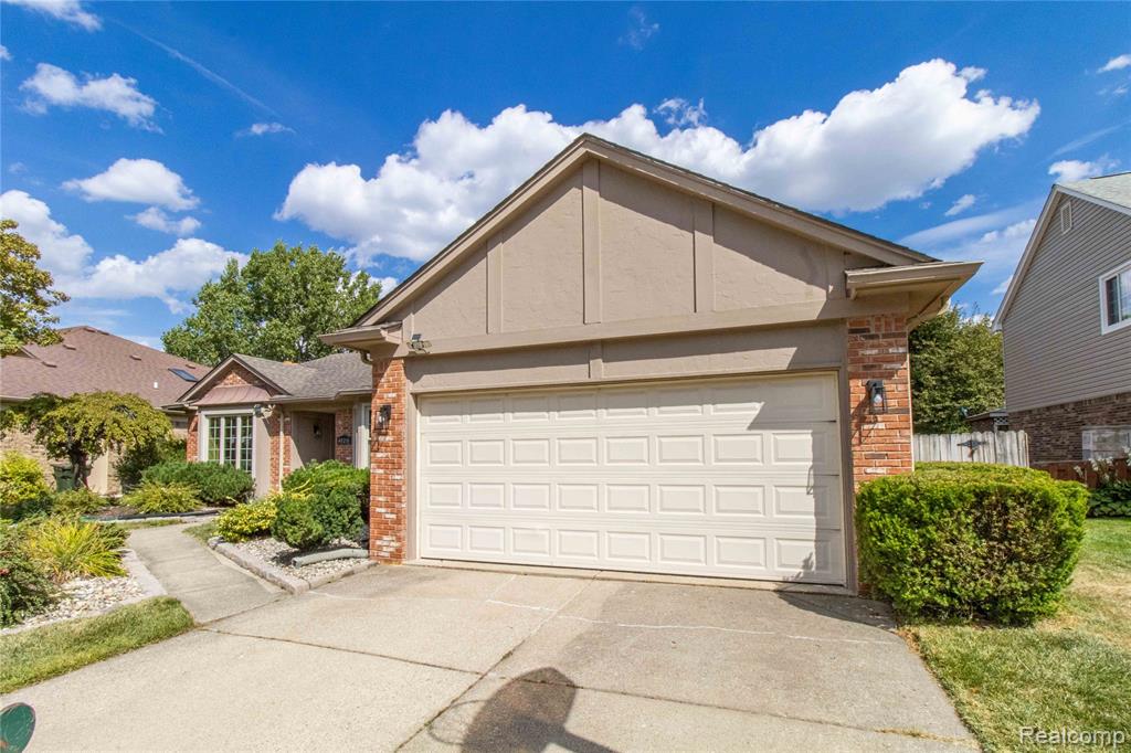 40216 Denbigh Drive, Sterling Heights, MI 48310 — Photo 3