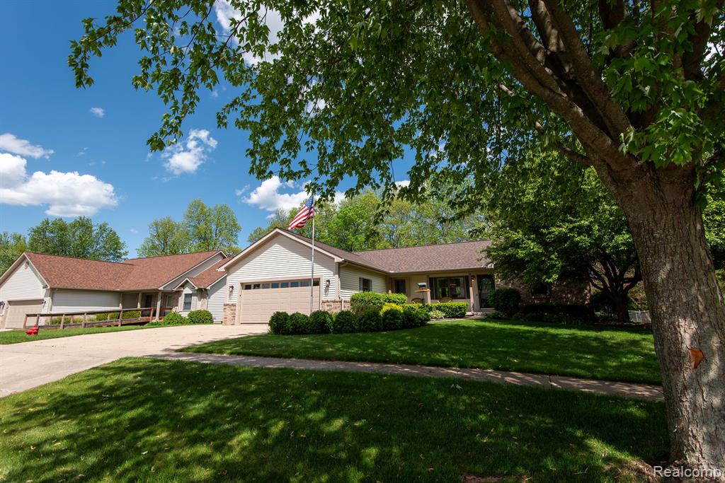 906 VILLAGE Drive, Davison, MI 48423 — Photo 3