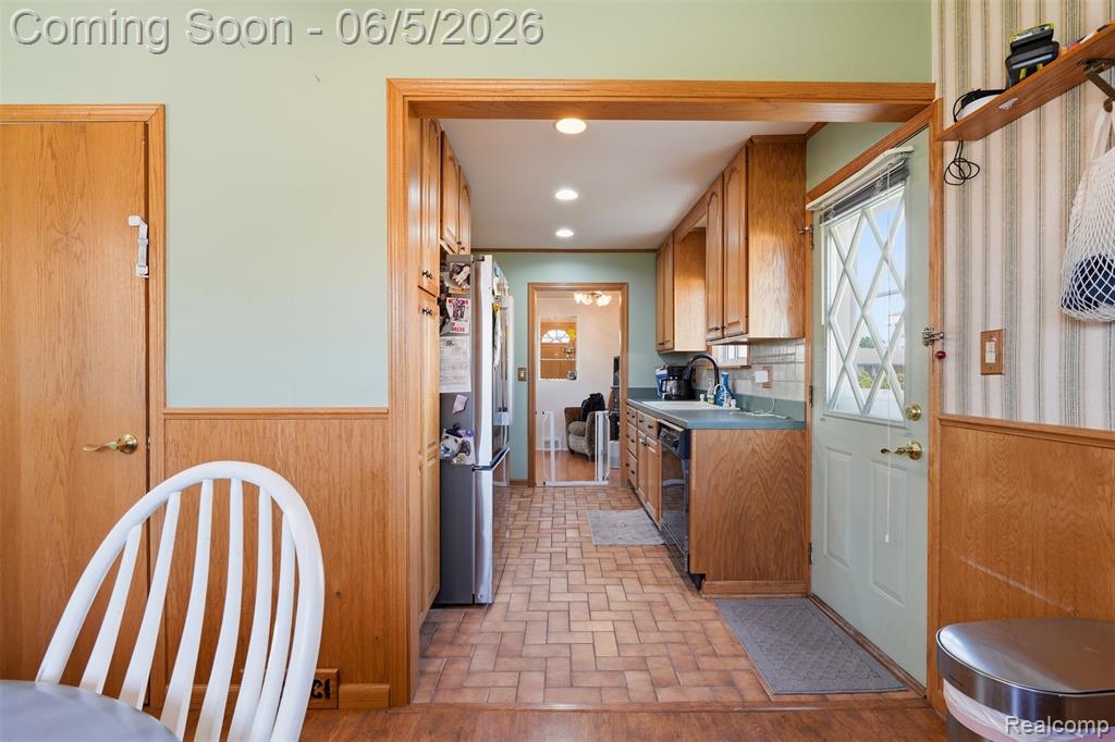 17968 Summer Lane S, Fraser, MI 48026 — Photo 11