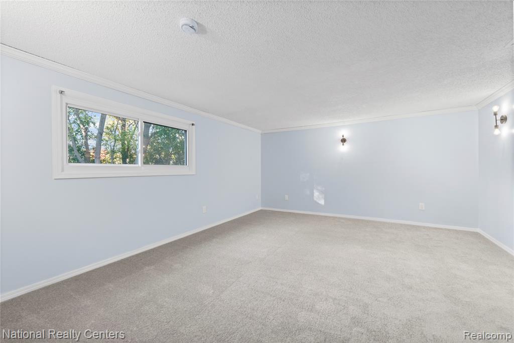5501 Fox Chase Lane, Clarkston, MI — Photo 23