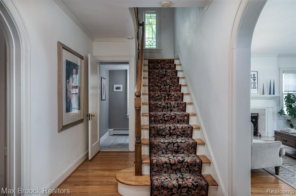 9 WOODSIDE PARK Boulevard, Pleasant Ridge, MI — Photo 5
