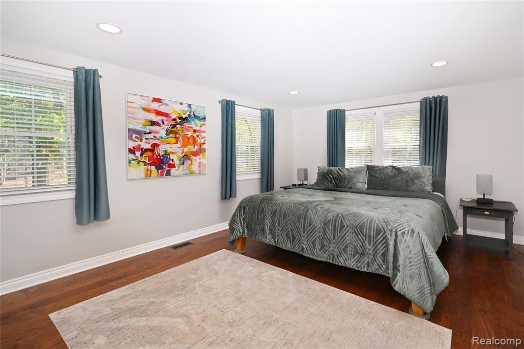 1562 Brentwood Drive, Troy, MI 48098 — Photo 17