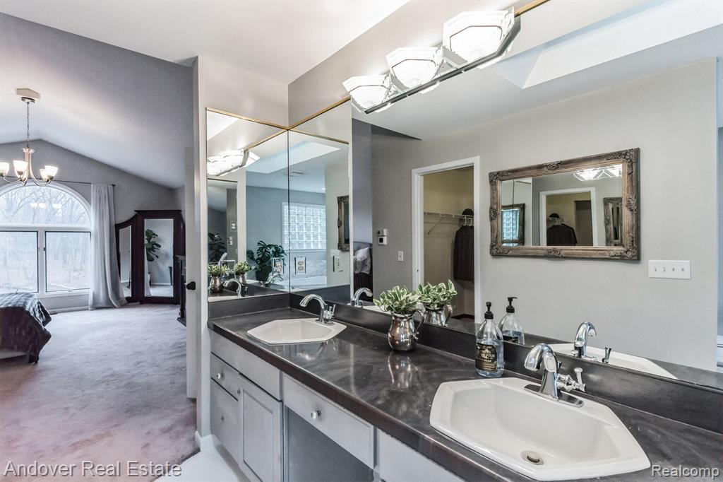 9581 AUTUMNWOOD Circle, Kalamazoo, MI 49009 — Photo 39