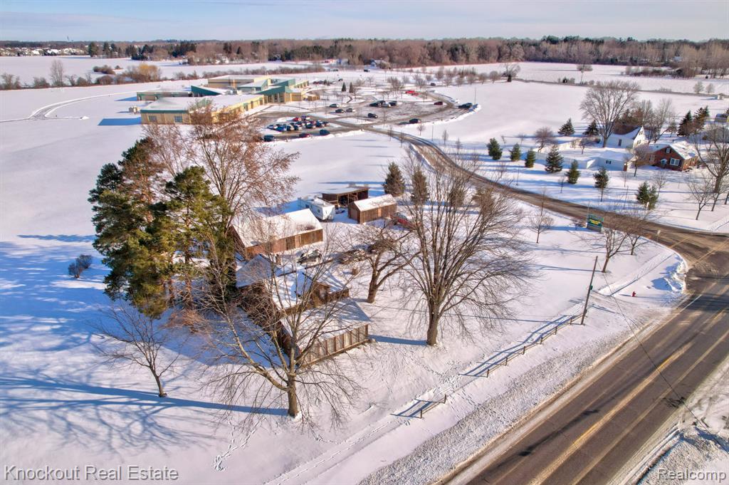 6180 Shattuck Road, Saginaw, MI 48603 — Photo 2