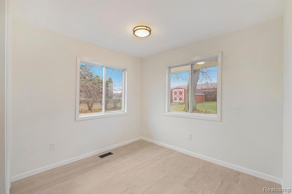 7033 BEECHER Road, Flint, MI 48532 — Photo 22