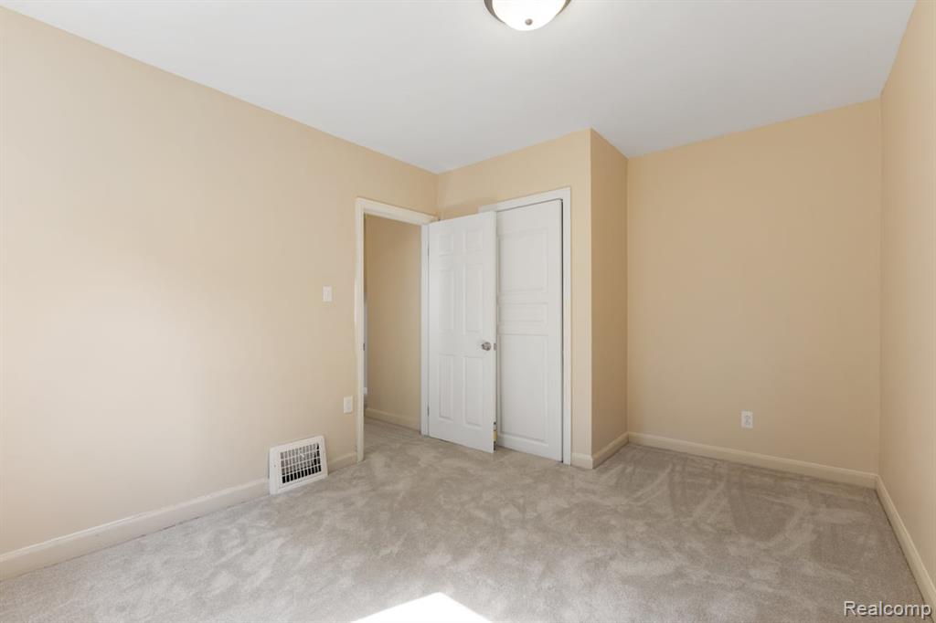 7342 Rosemont Avenue, Detroit, MI 48228 — Photo 11