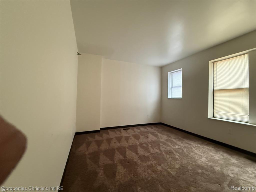 590 PARKVIEW Drive, Detroit, MI 48214 — Photo 11