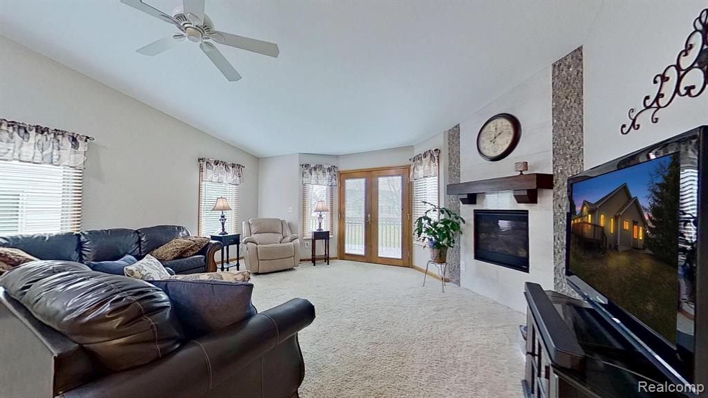 9098 EMILY Drive, Davison, MI 48423 — Photo 10