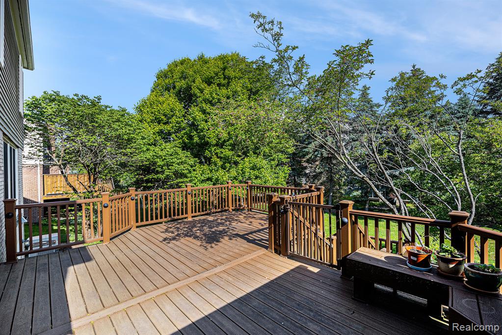 5686 Cherry Lane, West Bloomfield, MI 48324 — Photo 33