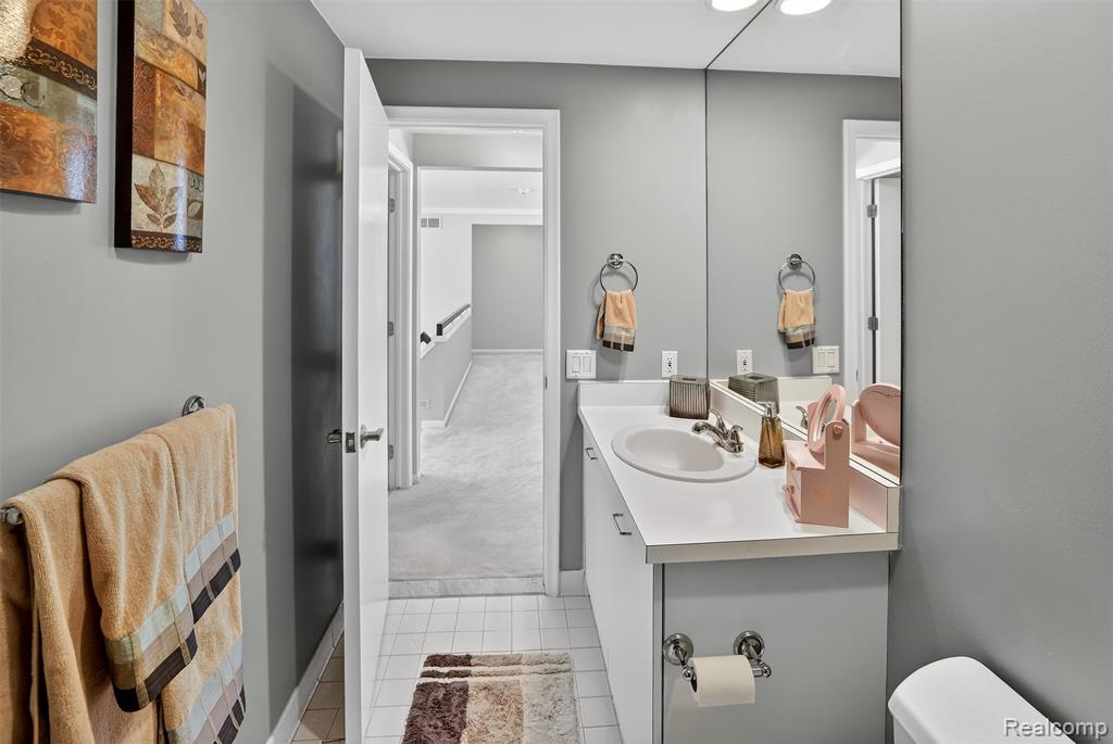 7328 Simsbury Drive, West Bloomfield, MI — Photo 34