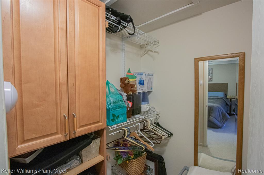 19170 Dawnshire Drive, Brownstown, MI 48193 — Photo 28