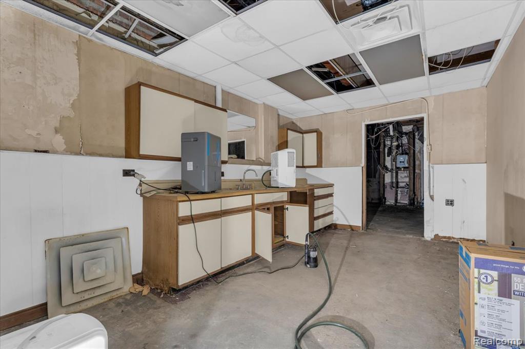 1330 E 7 Mile Road, Detroit, MI 48203 — Photo 27