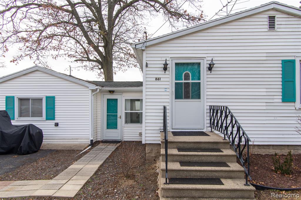861 S LAKESIDE Drive, Michigan Center, MI 49254 — Photo 27