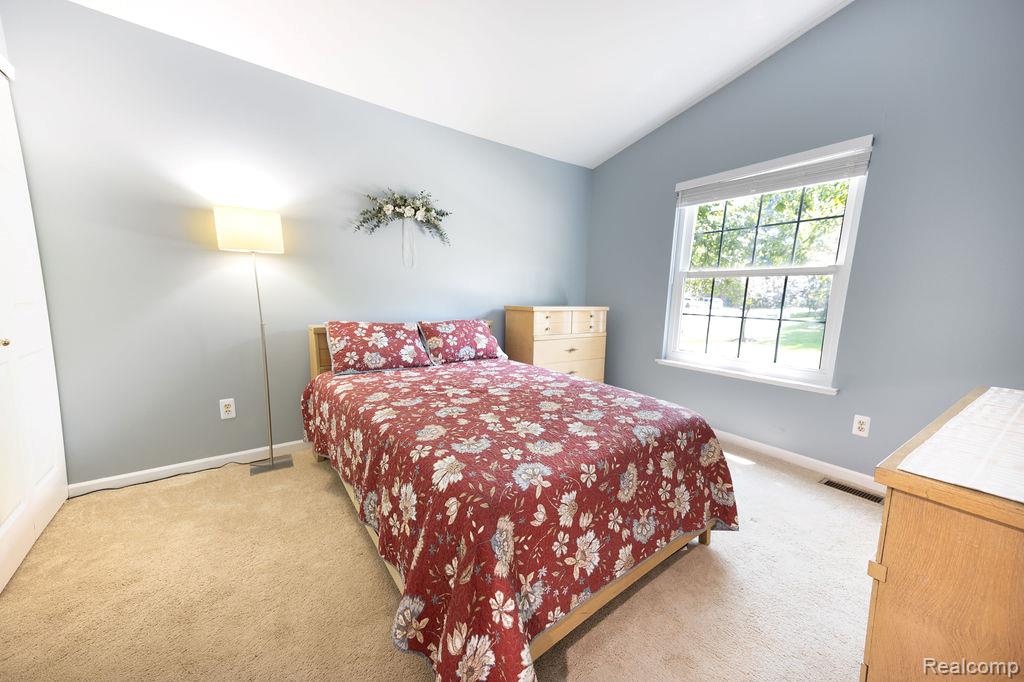 7108 Green Farm Road, West Bloomfield, MI — Photo 20