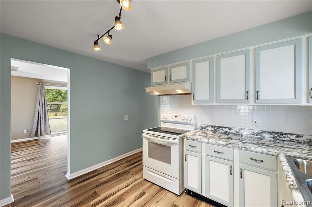 841 Nash Avenue, Waterford, MI 48328 — Photo 18