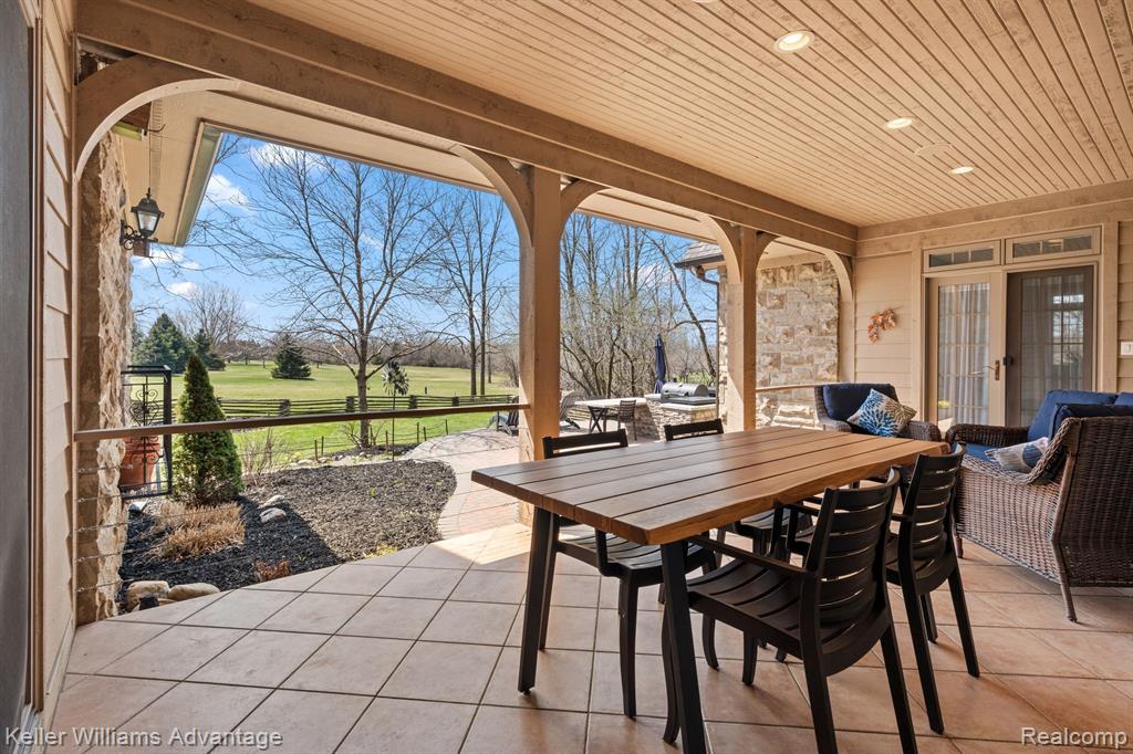 2026 HUNTERS CREEK Drive, Ypsilanti, MI 48198 — Photo 10